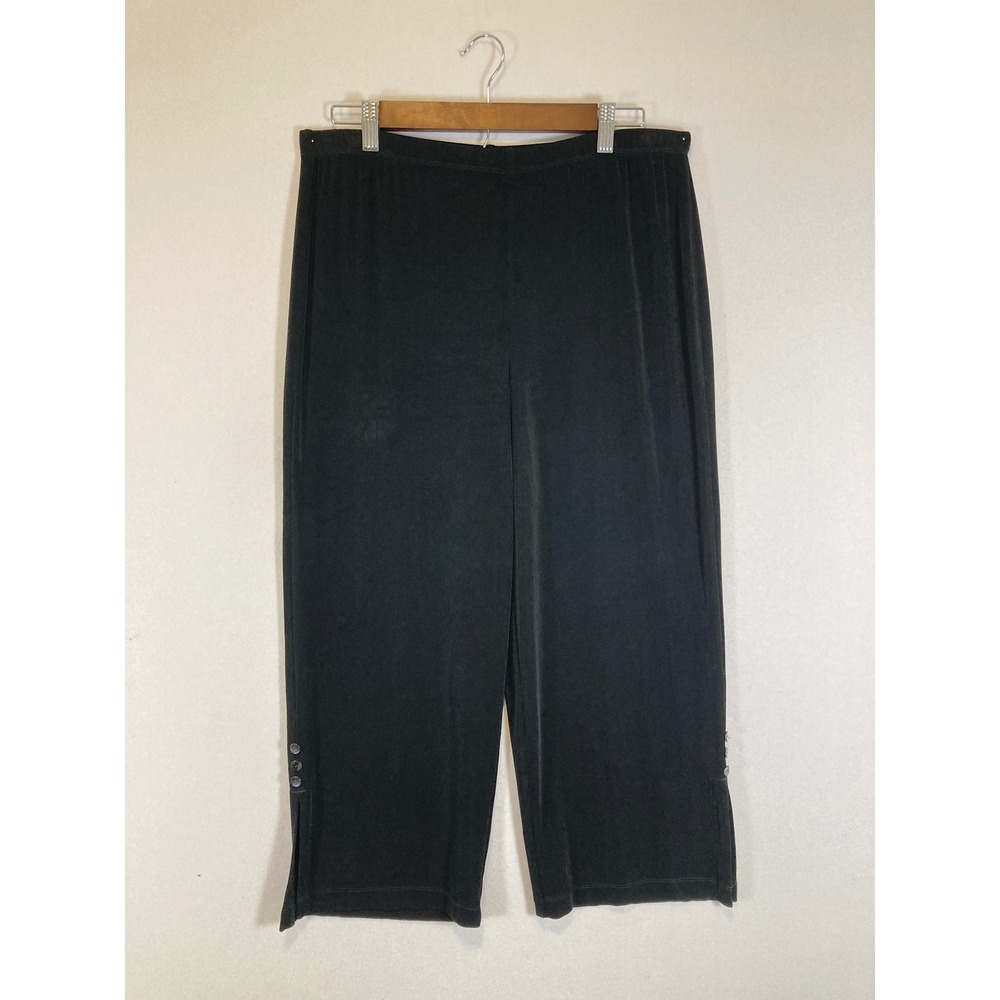 Minimalist Travelers by Chicos Women Size Large Black Button Hem Cropped Pants